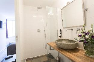 quentin hotel golden bear