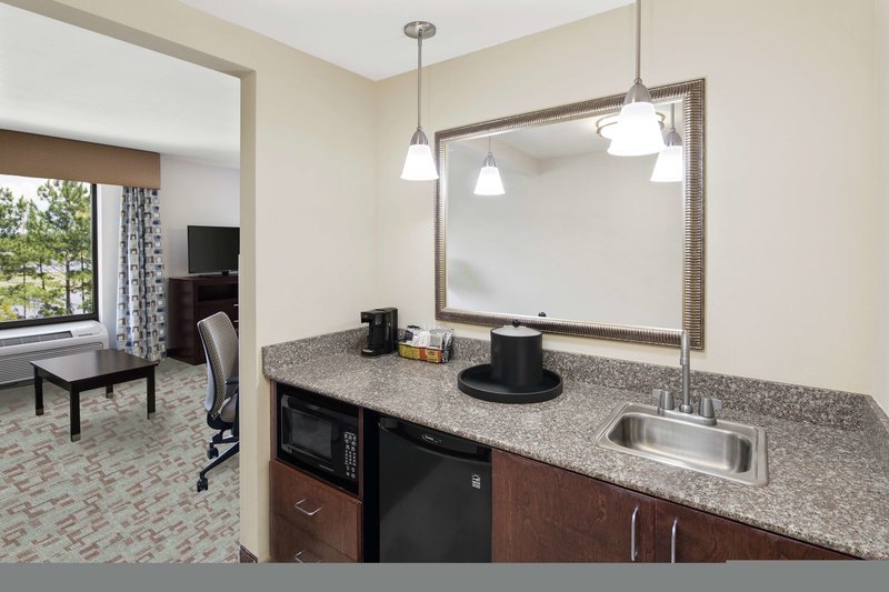 hampton inn and suites savannah airport