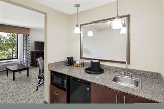 hampton inn and suites savannah airport