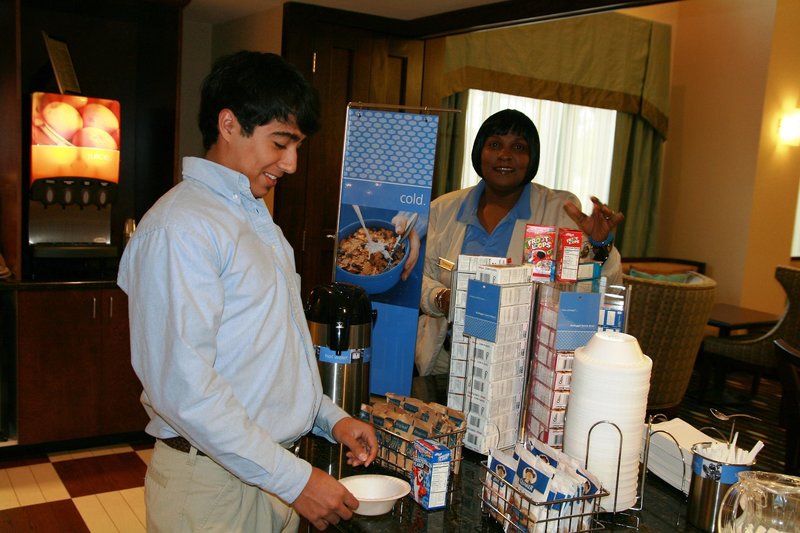 hampton inn and suites savannah airport