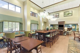 hampton inn and suites savannah airport