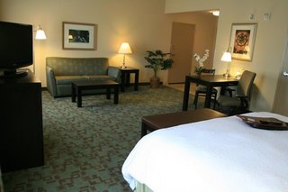 hampton inn and suites savannah airport