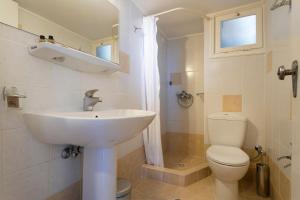 Hotel Roumani,Near Bouboulina's Museum,3 star