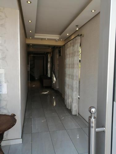 Hotel Cube,Durban>>Berea,2 star