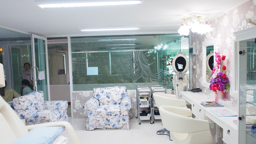 house and home residence