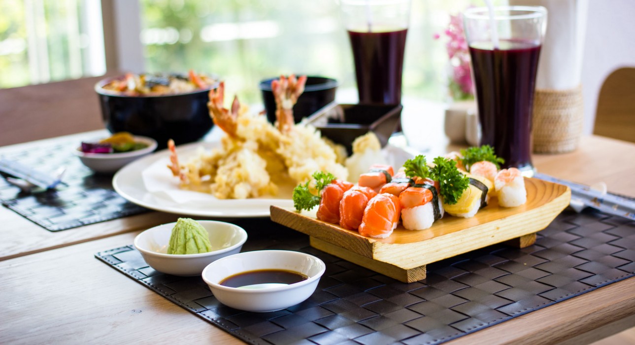 balcony seaside sriracha hotel and serviced apartments