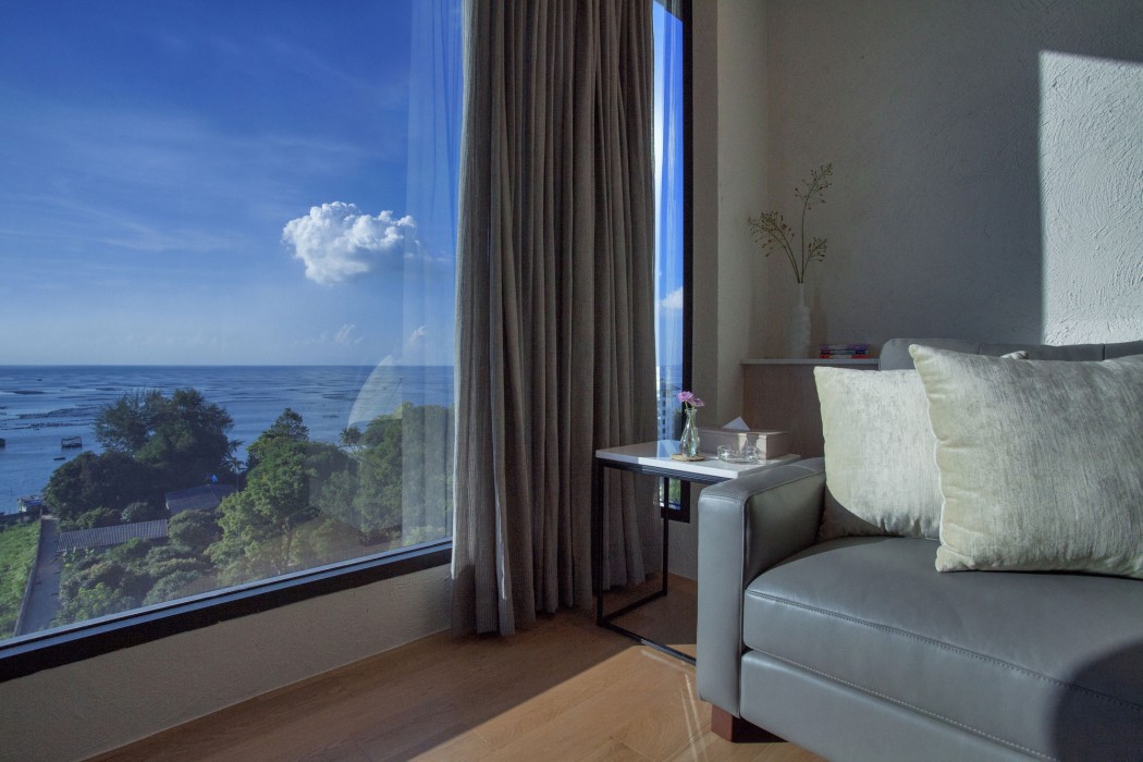 Balcony Seaside Sriracha Hotel & Serviced Apartments,Chon Buri>>Bang Phra,5 star