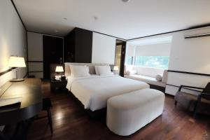 hotel namin