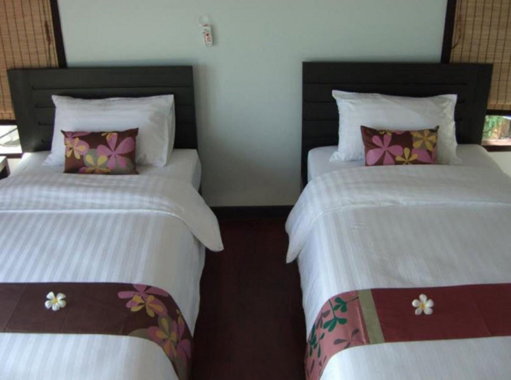 Chintakiri Resort,Koh Samui>>Ko Tao,3 star