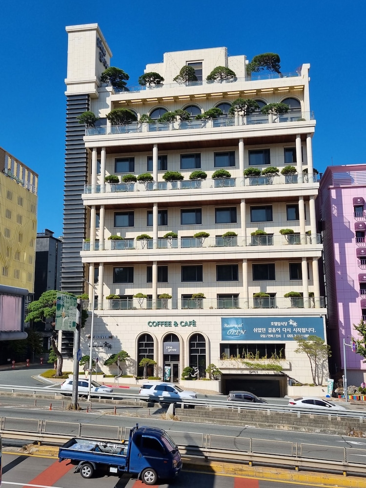 pine grove hotel