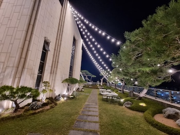 pine grove hotel