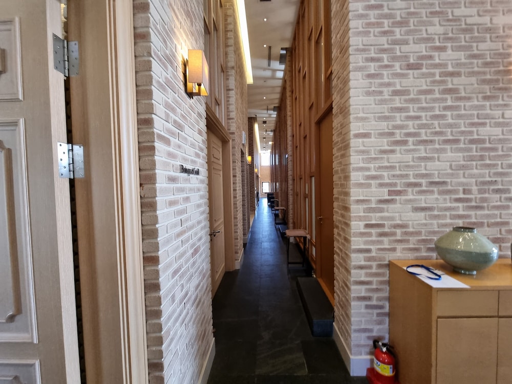pine grove hotel