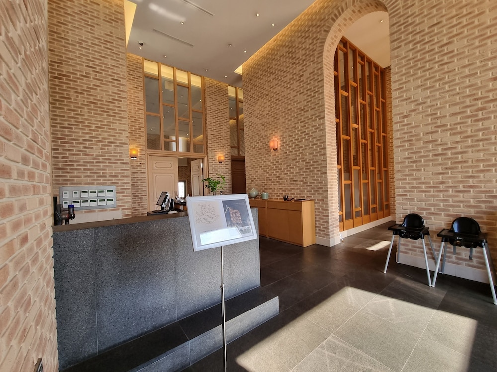pine grove hotel