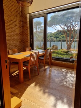 pine grove hotel