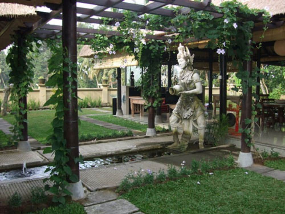 villa puri darma agung