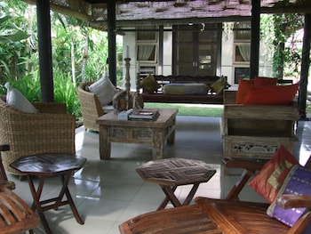 villa puri darma agung