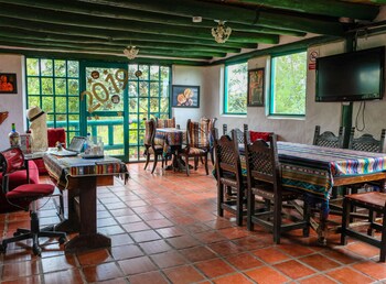 hosteria colibri aeropuerto
