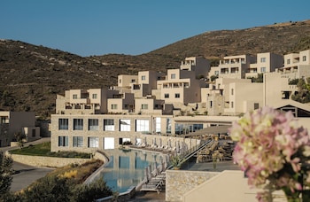 heromylos resort and spa
