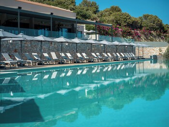 heromylos resort and spa