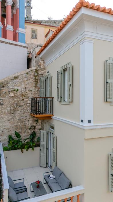 onora suites nafplio