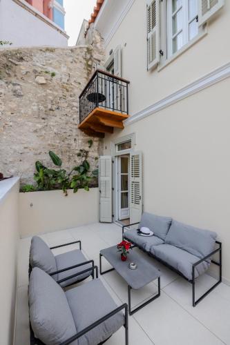 onora suites nafplio