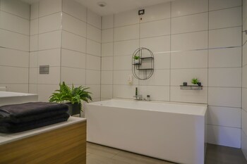 hotel restaurant san lucianu