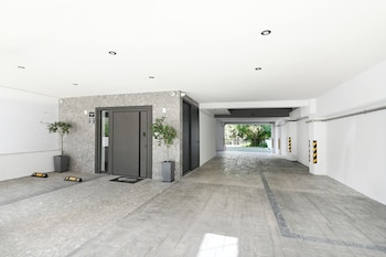 icon urban living trikala