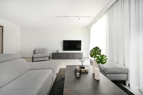 icon urban living trikala