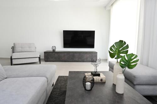icon urban living trikala