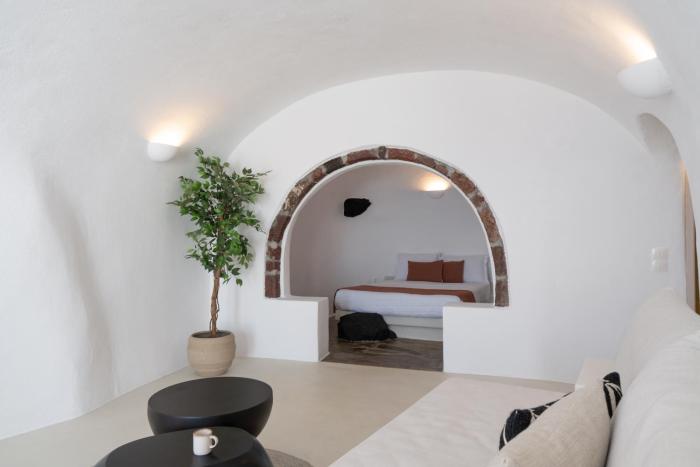 you and me suites oia