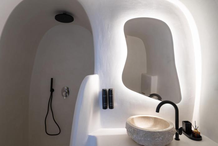 you and me suites oia