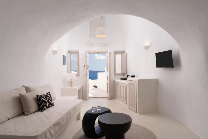 you and me suites oia