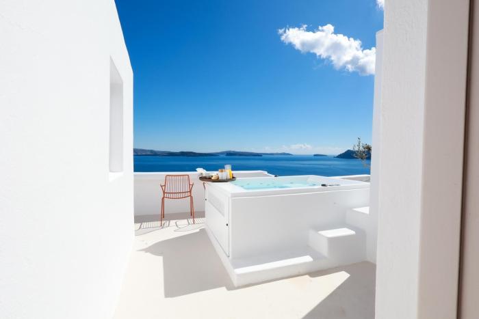 you and me suites oia
