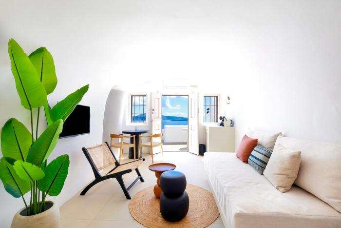 you and me suites oia