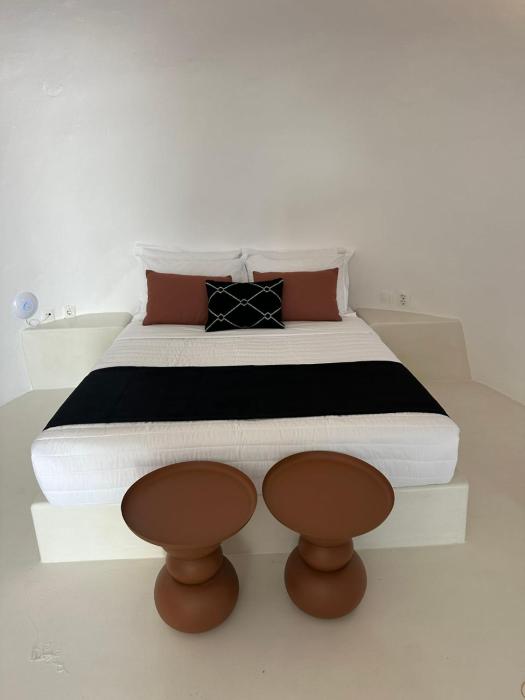 you and me suites oia