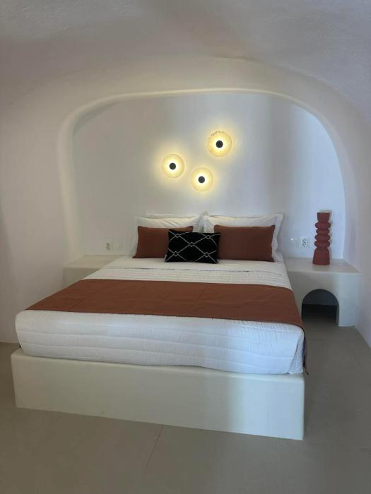 you and me suites oia