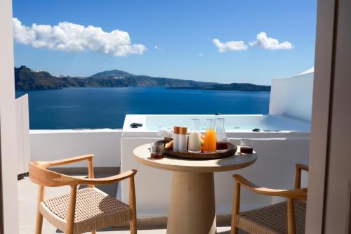 you and me suites oia