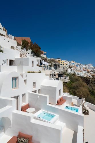 you and me suites oia