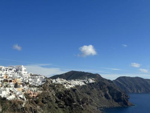 you and me suites oia