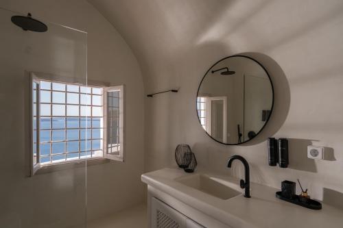 you and me suites oia