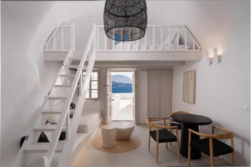 you and me suites oia