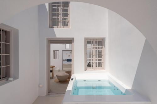 you and me suites oia