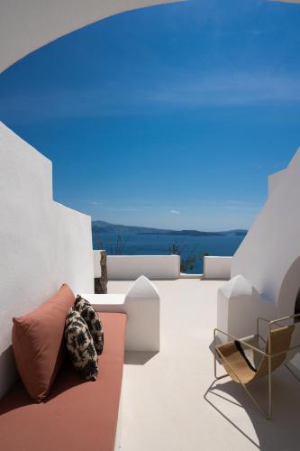 you and me suites oia