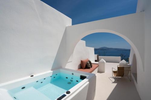you and me suites oia