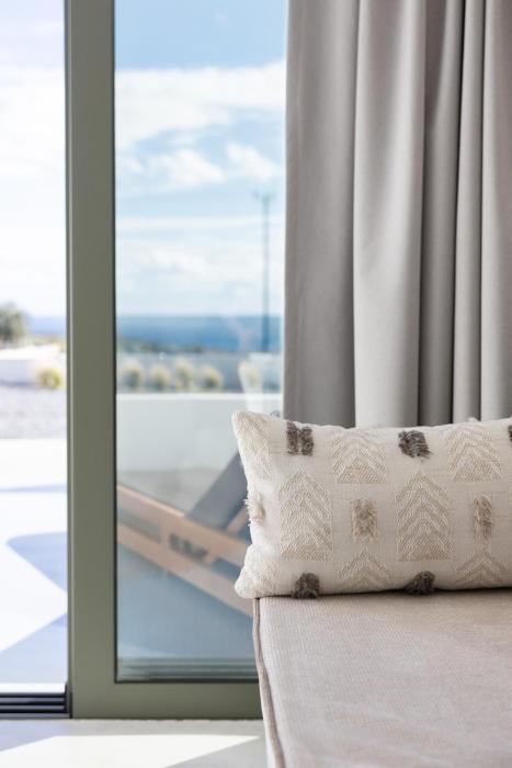 acro caldo suites