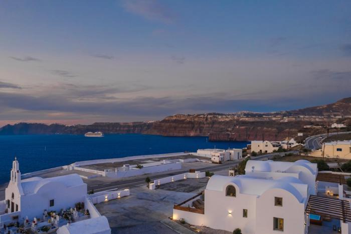acro caldo suites
