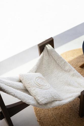 acro caldo suites