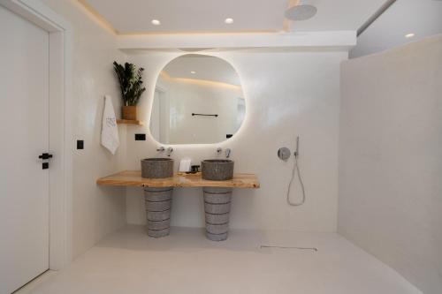 acro caldo suites