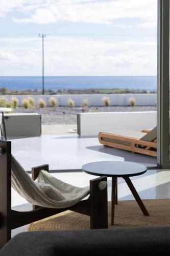 acro caldo suites