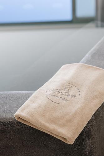 acro caldo suites